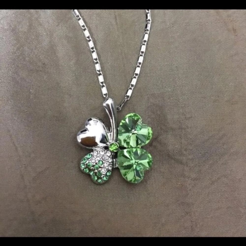 WGP Green Swarovski Elements flower necklace - Picture 1 of 3
